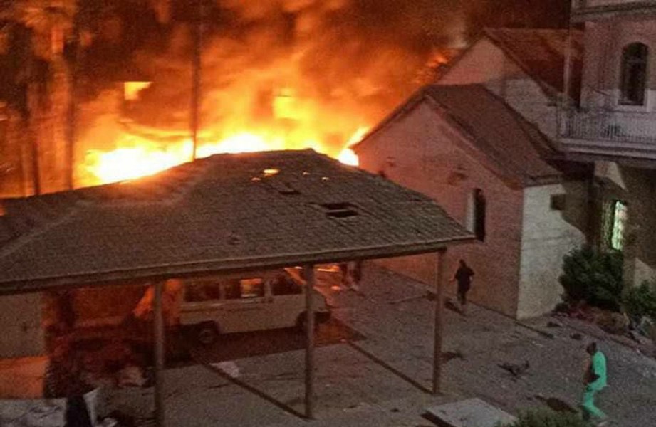 Sute de victime la un spital din Gaza, în urma unei explozii puse pe seama unui atac aerian israelian