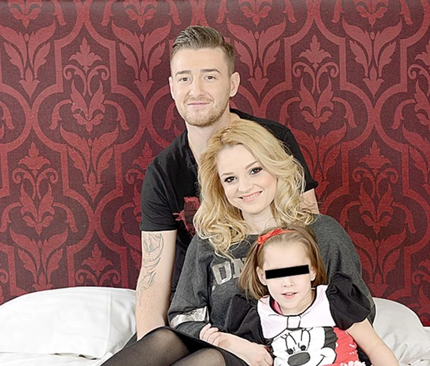 
    Mihai și Ioana o au împreună pe Rianna, micuța care moștenește pasiunea pentru muzică a tatăluiFoto: OK!  