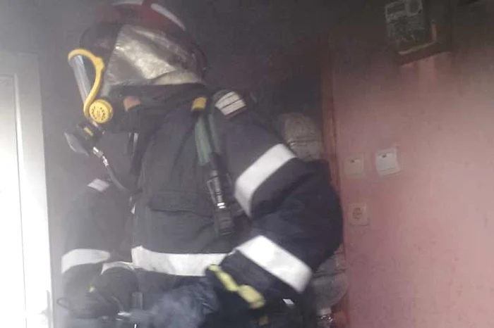 
    480 de deținuți au fost evacuați din Penitenciarul CraiovaFOTO: observator.ro  