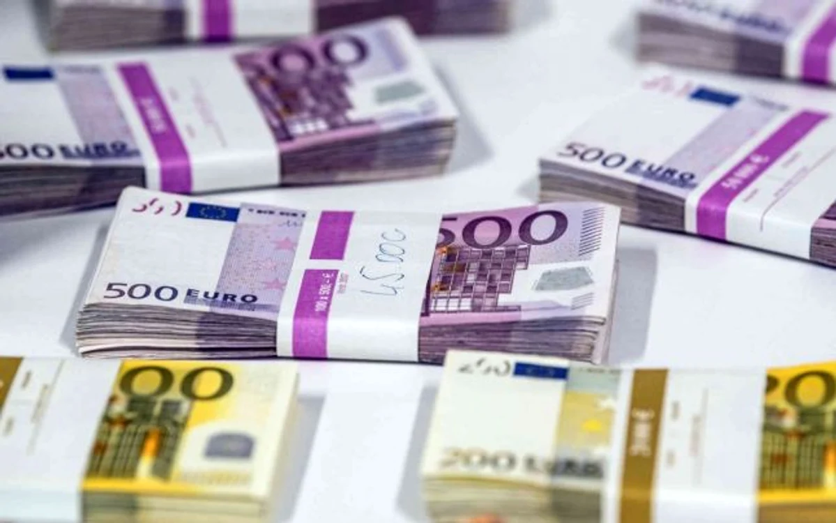 
    Un număr de 11 imprimerii de înaltă securitate din Europa produc bancnotele euroFOTO: adevarul.ro  