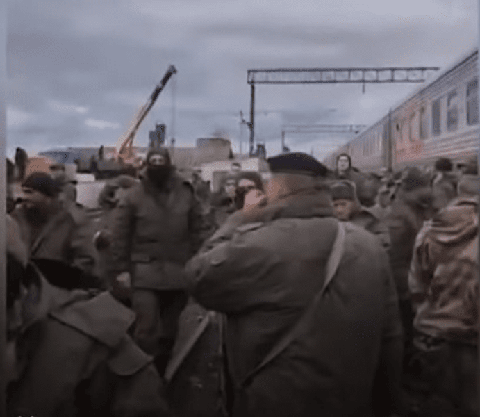 Soldați recent mobilizați recent în Rusia denunță condițiile inumane și lipsa instruirii VIDEO
