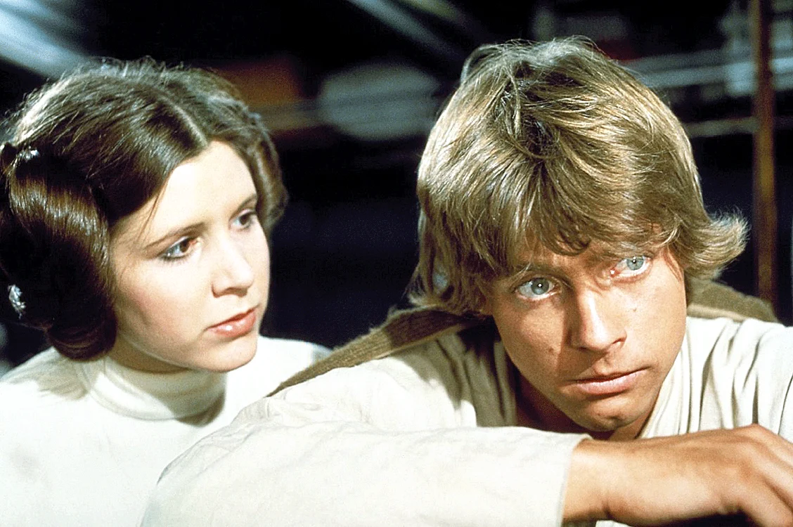 1977: I-au interpretat pe prinţesa  Leia şi pe Luke Skywalker  în “Războiul stelelor”
