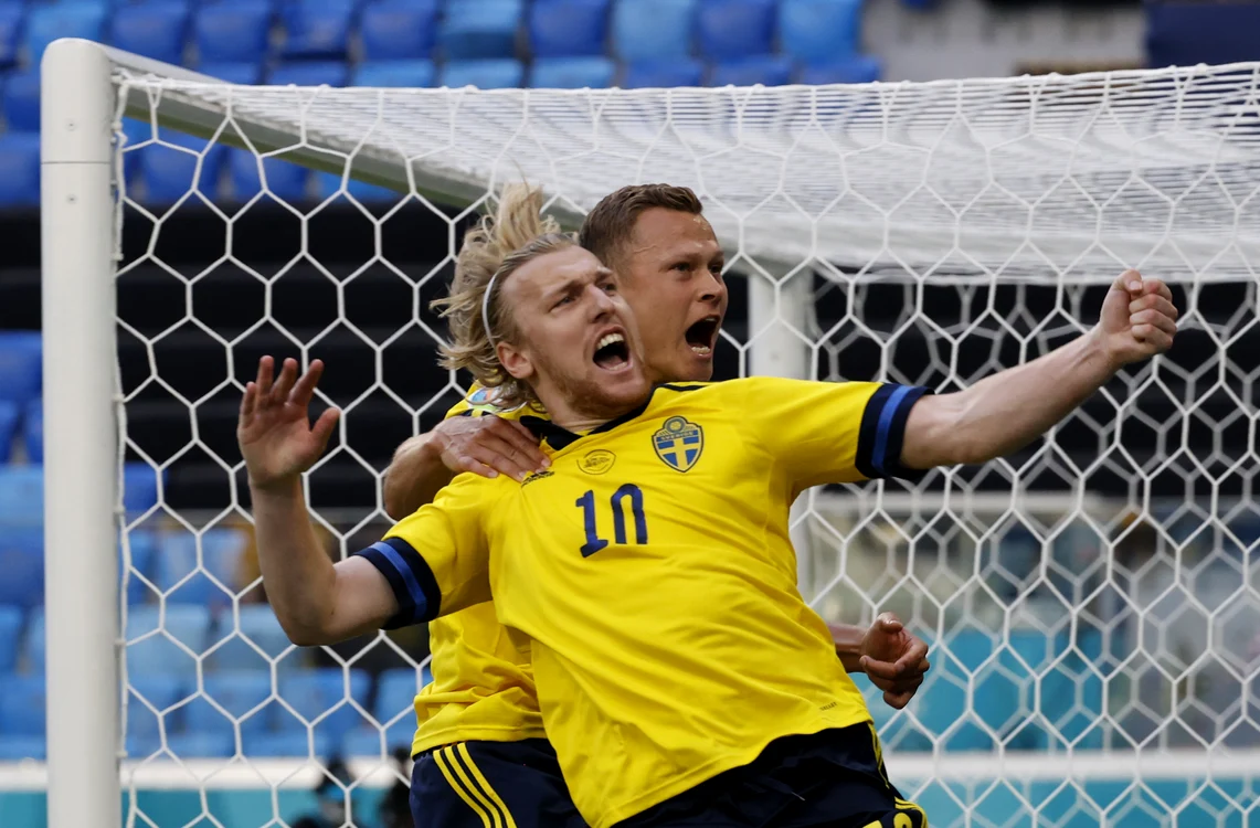
    Emil Frosberg se bucură după golul marcat din penaltyFoto: EPA-EFE  