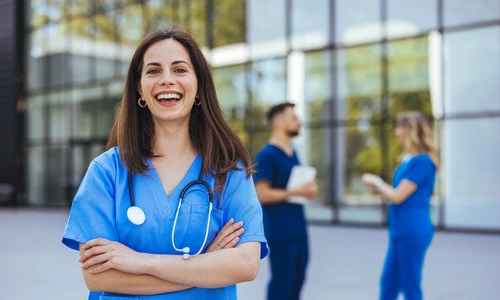 Ce profesie ti se potriveste in functie de modul in care iti incrucisezi bratele  Sursa foto shutterstock 2462734087 jpg