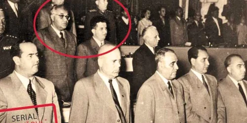 Cu un an înainte să-l „execute“ politic, Nicolae Ceauşescu a pozat alături de Miron Constantinescu