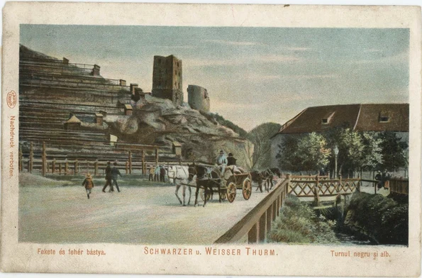 Cărăuș cu cartofi lângă turnurile Alb și Negru, primul sfert al sec. XX (© Muzeul de Etnografie Brașov)