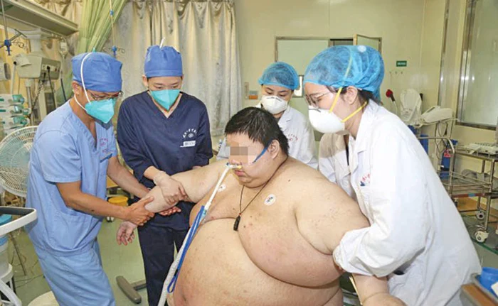 
    Zhou Xi a ajuns la spital în ultimul hal de degradare: abia respira şi inima nu mai făcea faţă  