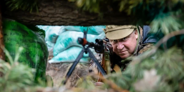 membru voluntar al apararii teritoriale brovari din ucraina foto shutterstock
