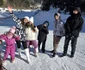 Raluca și cei cinci copii ai ei s-au distrat de minune la munte 