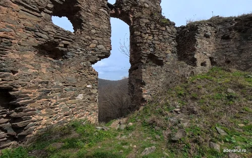 Cetatea Colț  Foto Daniel Guță  ADEVĂRUL (50) jpg