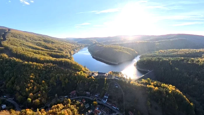 Lacul Gozna, Semenic  Foto Daniel Guță ADEVĂRUL (3) jpg