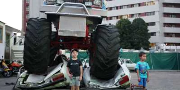 Show monster truck la Iaşi