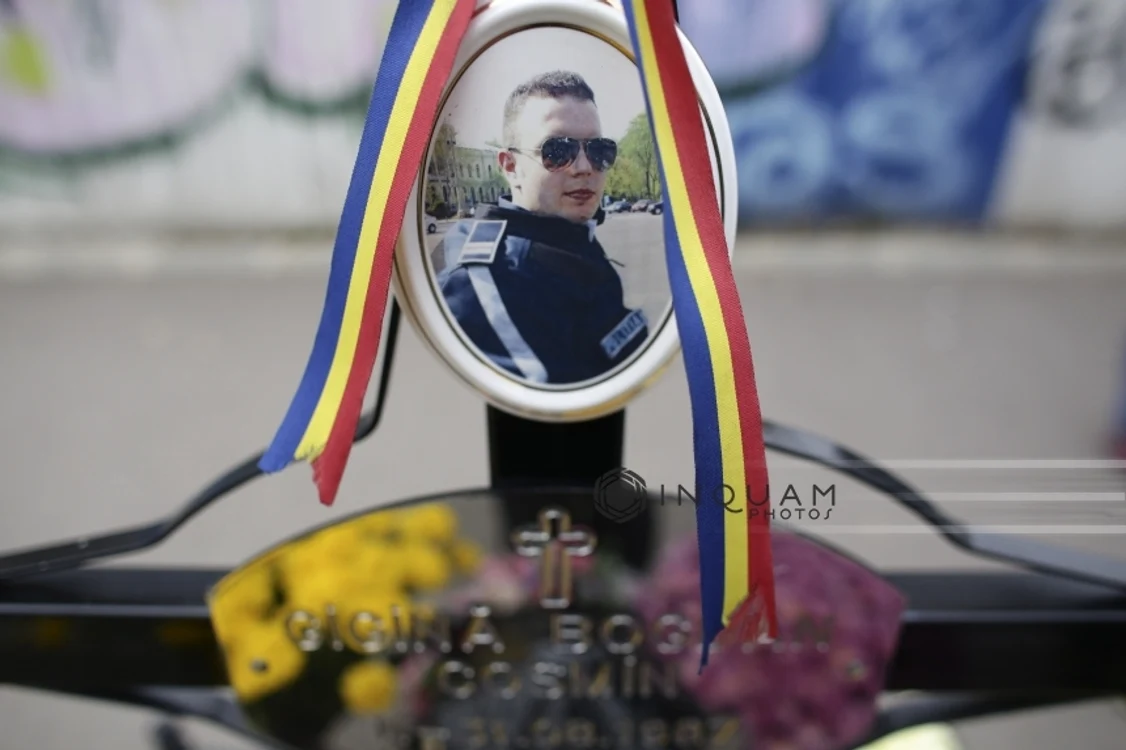 
    Bogdan Gigină a murit la 20 octombrie 2015, în timpul unei misiuni de însoțire a ministrului de Interne de atunci, Gabriel Opreafoto: arhiva Click!  
