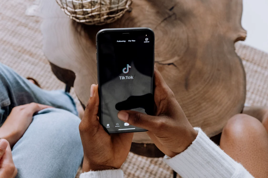 Aplicația TikTok, amendată de UE cu 345 de milioane de euro / Foto: Pexels