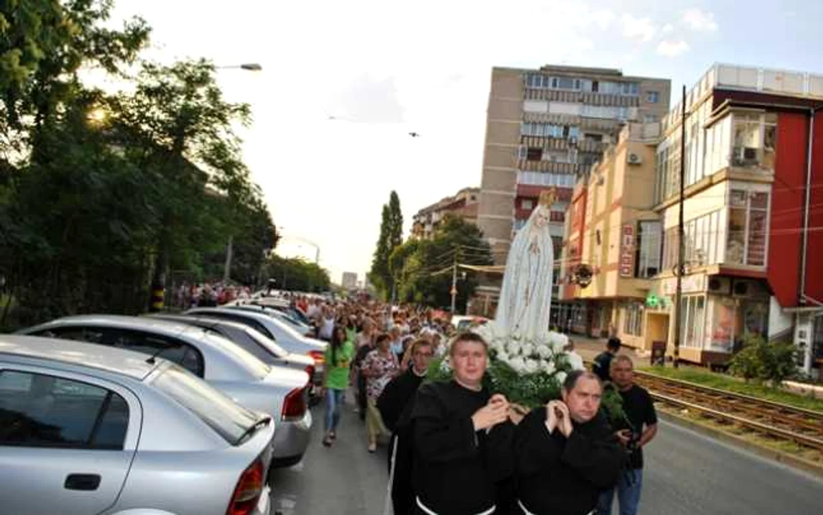 Procesiune la catolici