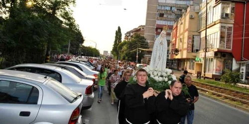 Procesiune la catolici