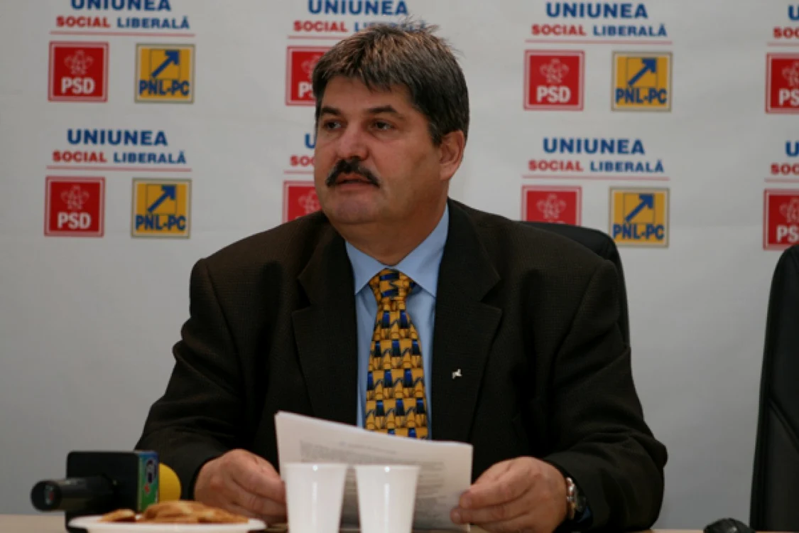 Liviu Titus Paşca cheltuieşte lunar 6.500 de lei pe biroul senatorial FOTO: Adevărul