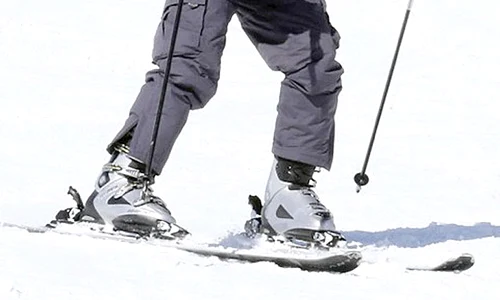 Andrea Bocelli  coboară în viteză  pe pârtia  din St  Moritz jpeg