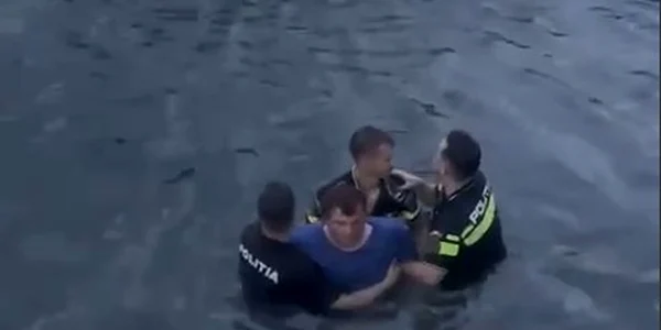 barbat salvat din Dâmbovița FOTO Imagini Amator v1 jpg