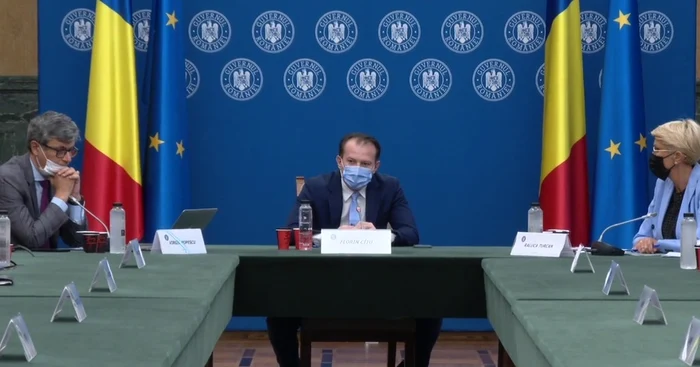 
    Florin Cîțu nu vrea să intervină asupra prețurilor la energie și dă vina pe Parlament pentru lipsa unei legislații pentru protejarea consumatorului vulnerabilFoto: Guvernul României Facebook  