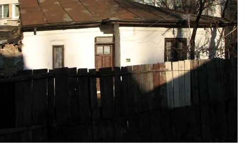 Conferinţa „De la mahala la microraion  O incursiune în cartierul Balta Albă Titan”, la Palatul Suţu jpeg