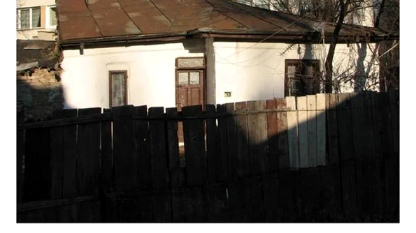 Conferinţa „De la mahala la microraion O incursiune în cartierul Balta Albă Titan”, la Palatul Suţu jpeg