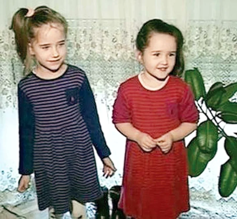 Sanda şi Adriana,  fetiţele Elenei Cârstea