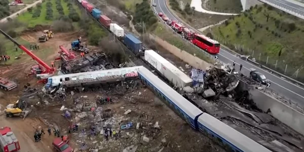 accident tren grecia jpg