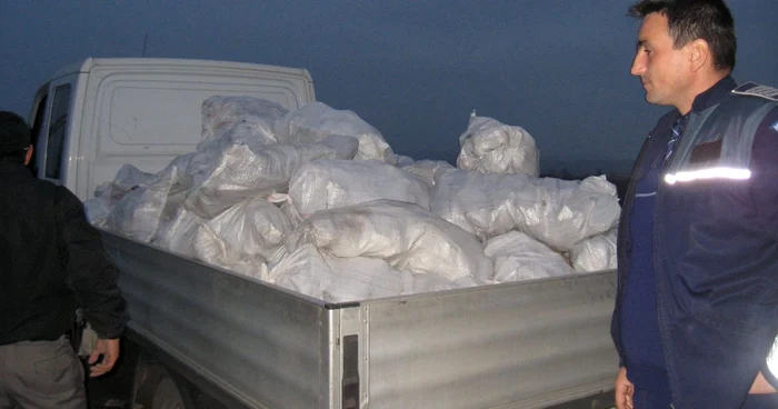 Camioneta cu carbune