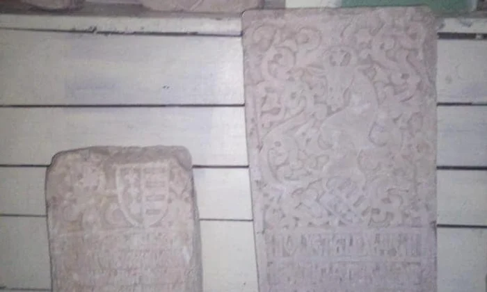 Ministrul Culturii, Lucian Romașcanu, a anunțat că pisaniile moldovenești din perioada lui Ștefan cel Mare, aflate la Muzeul de Istorie din Herson, au fost găsite în orașul ucrainean (foto: Facebook / Lucian N. Romascanu)