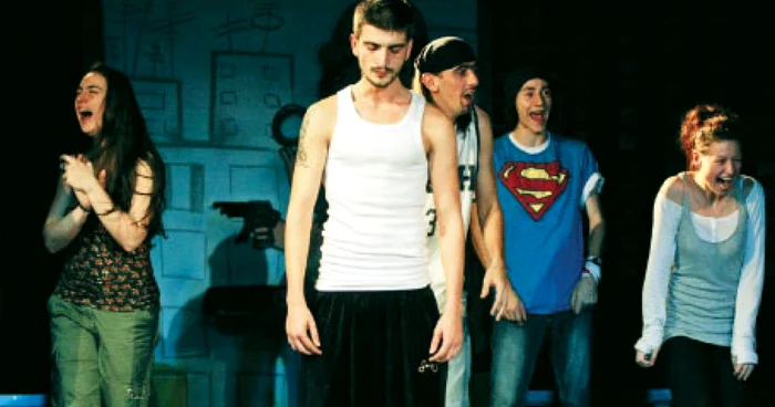 În spectacolul „Graffiti.drimz“ joacă studenţi la Actorie, în anul III 