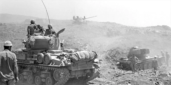Tancuri ale armatei israeliene avanseaza in Platoul Golan in timpul Razboiului de Sase Zile FOTO Biroul de presa al Guvernului statului Israel