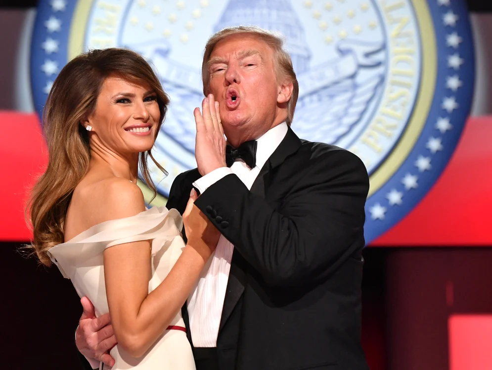
    Melania și Donald Trump formează cel mai ciudat cuplu de la Casa Albăfoto: Getty Images  
