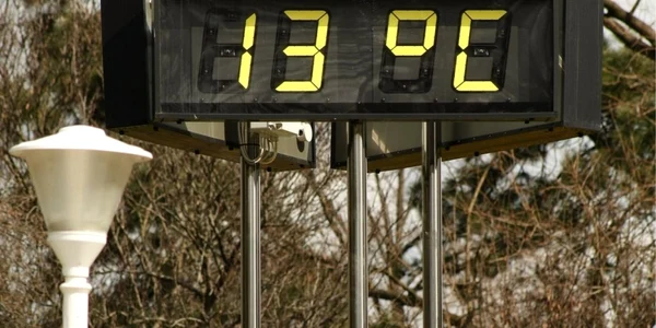 temperatura 13 grade FOTO adevarul