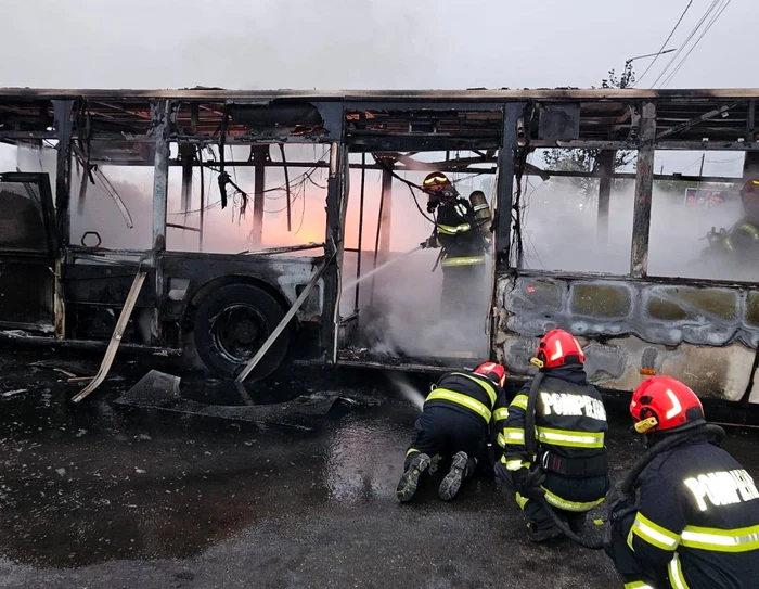 Autobuzul a aras generalizat. FOTO: ProBrăila