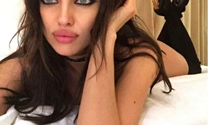 Irina Shayk (30 de ani) s a relaxat după ce a defilat la Săptămâna Modei de la Milano jpeg