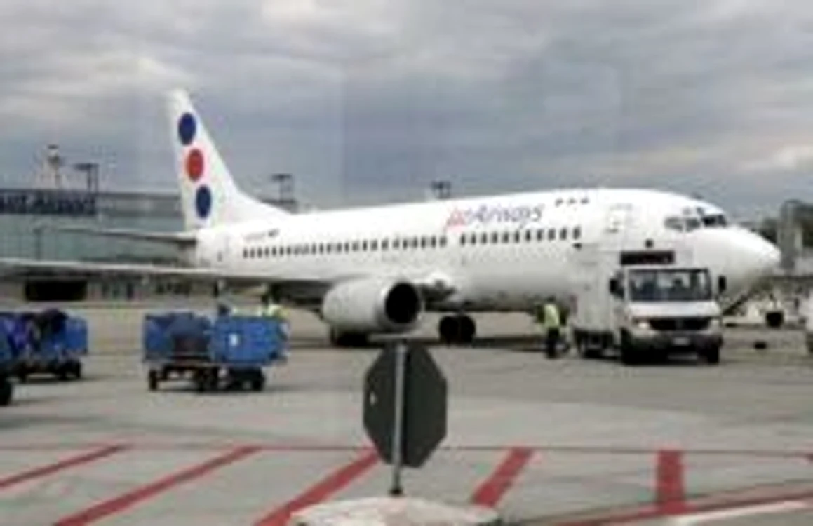 Avionul trebuia să aterizeze la Bacău
