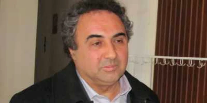 Aurel Oborocea şi-a trecut singur funcţia pe uşa biroului