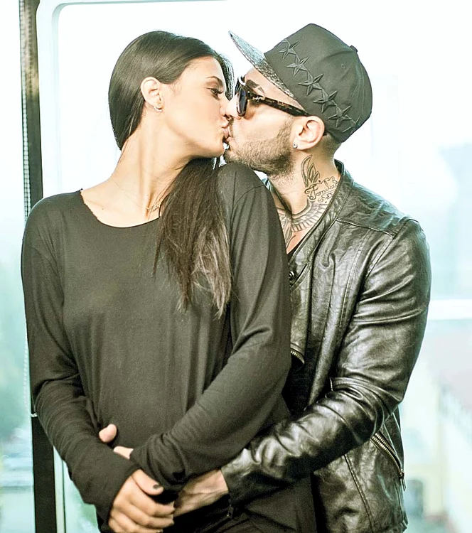 
    Cei doi artişti au acasă un bebeluş  