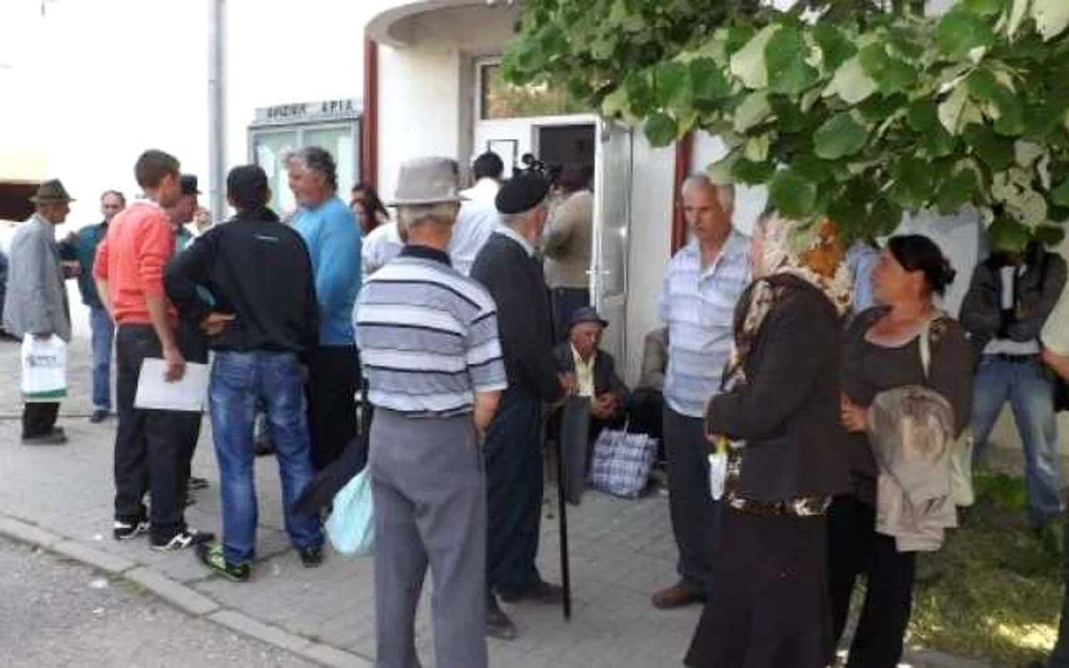 Fermierii sunt aşteptaţi să-şi depună cererile FOTO Corina Macavei