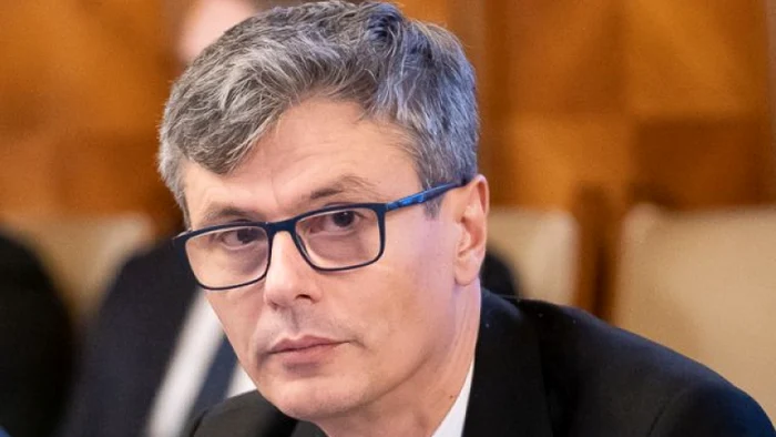 Ministrul Economiei, Virgil Popescu, îi amenință pe marii furnizori de gaze că se vor lua măsuri, dacă nu reduc tariful la gaze