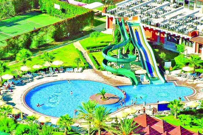 În acest paradis se vor putea relaxa, între antrenamente, dinamoviştii
