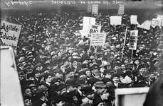 Manifestație socialistă în Union Square din New York, la 1 mai 1912 (© Library of Congress)