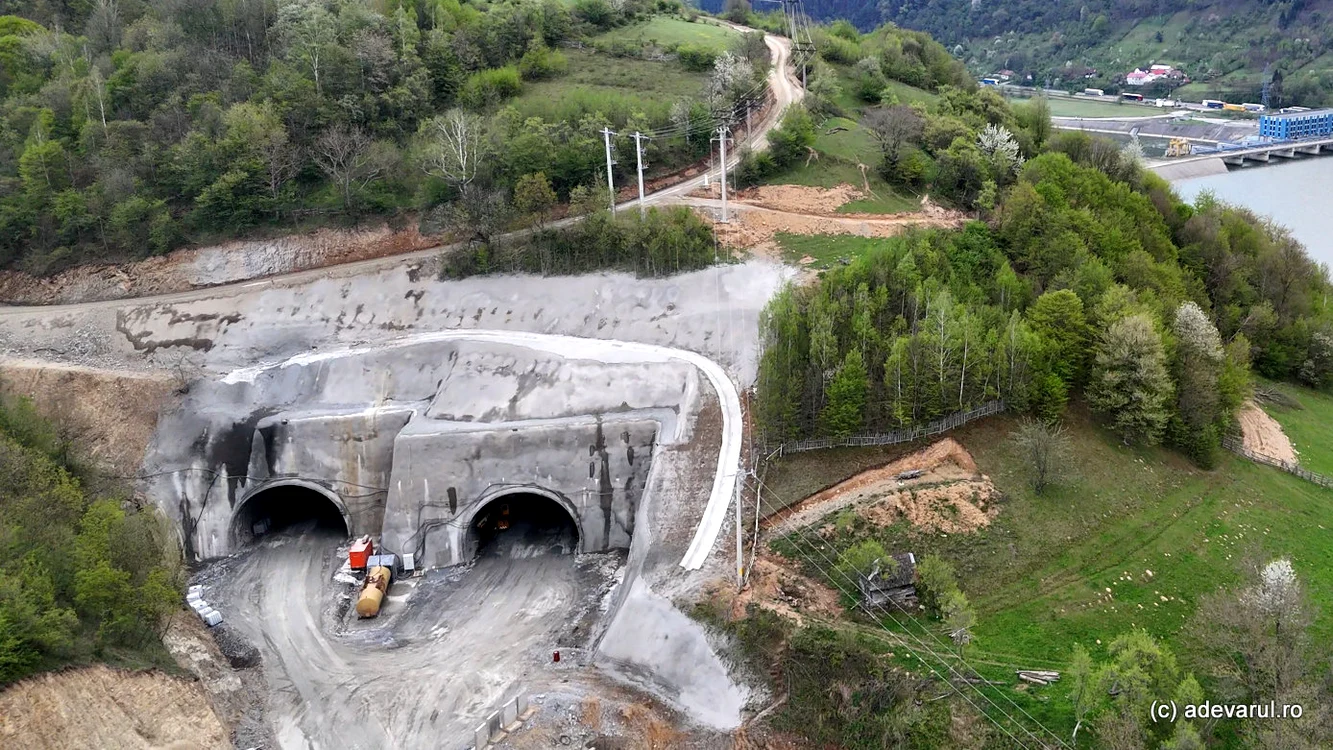 Tunelul Robești de pe Autostrada Sibiu-Pitești. Foto: Daniel Guță 