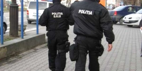 Cei doi hoţi au fost prinţi de o patrulă a Poliţiei Locale foto arhivă