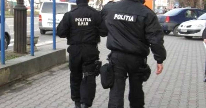 Cei doi hoţi au fost prinţi de o patrulă a Poliţiei Locale foto arhivă