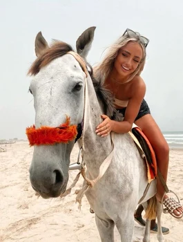 Abi Moores e însoțitor de zbor