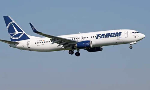 avion boeing 737 YR BGK