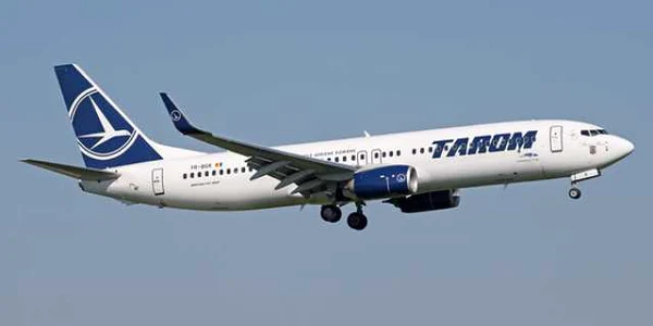 avion boeing 737 YR BGK