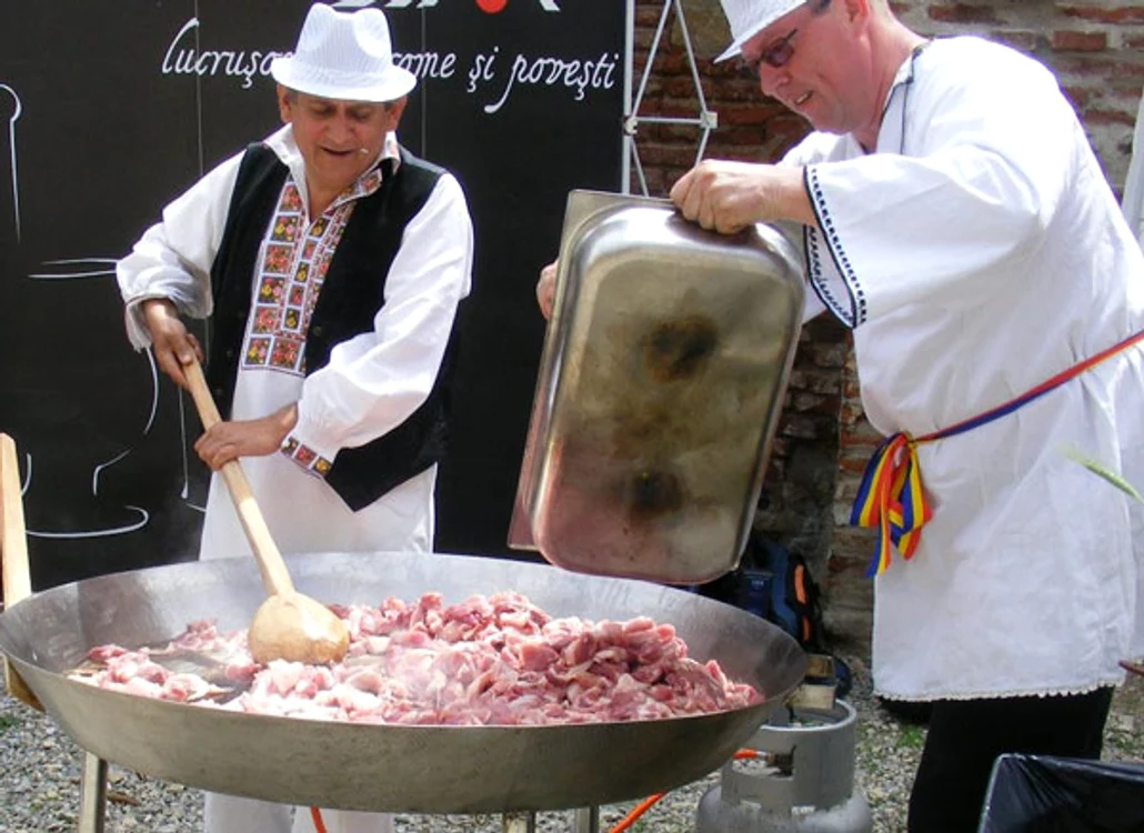 Uica Mihai (stânga). FOTO: Arhivă